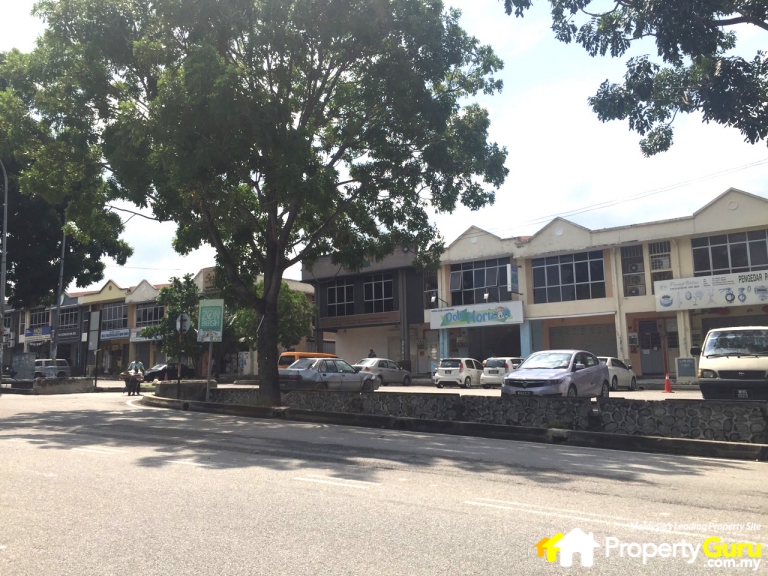 005 Tropicana Metropark - Shop Lots