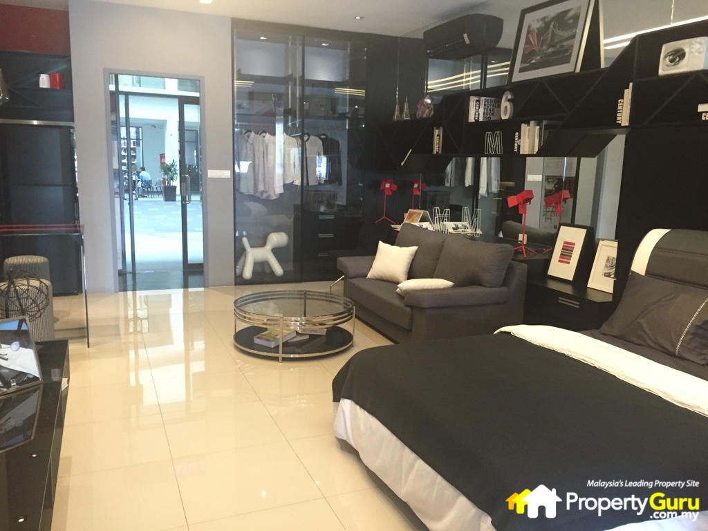 009 Cube @ One South - Show Unit