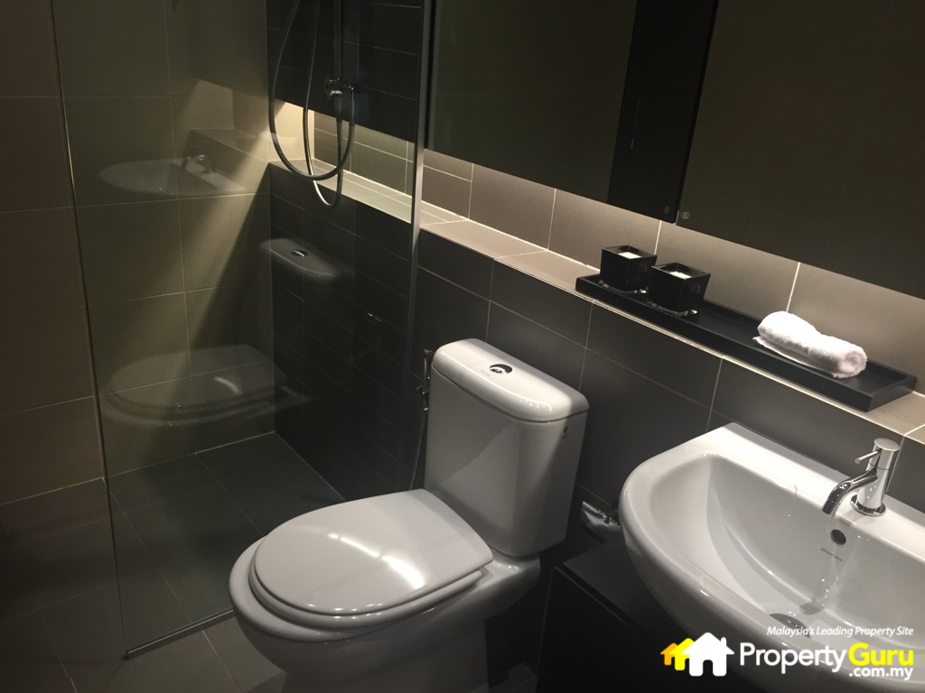 010 Cube @ One South - Bathroom