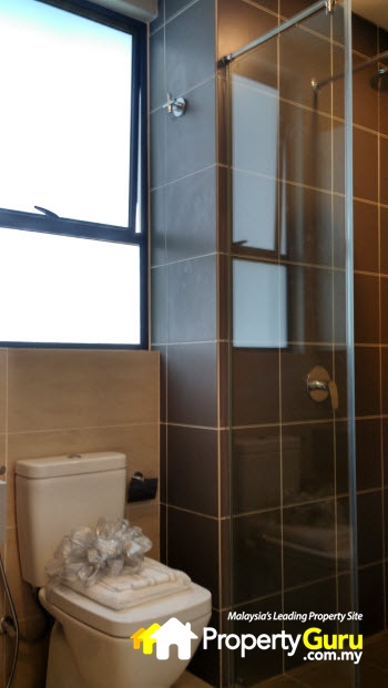 020Lakeville- bathroom