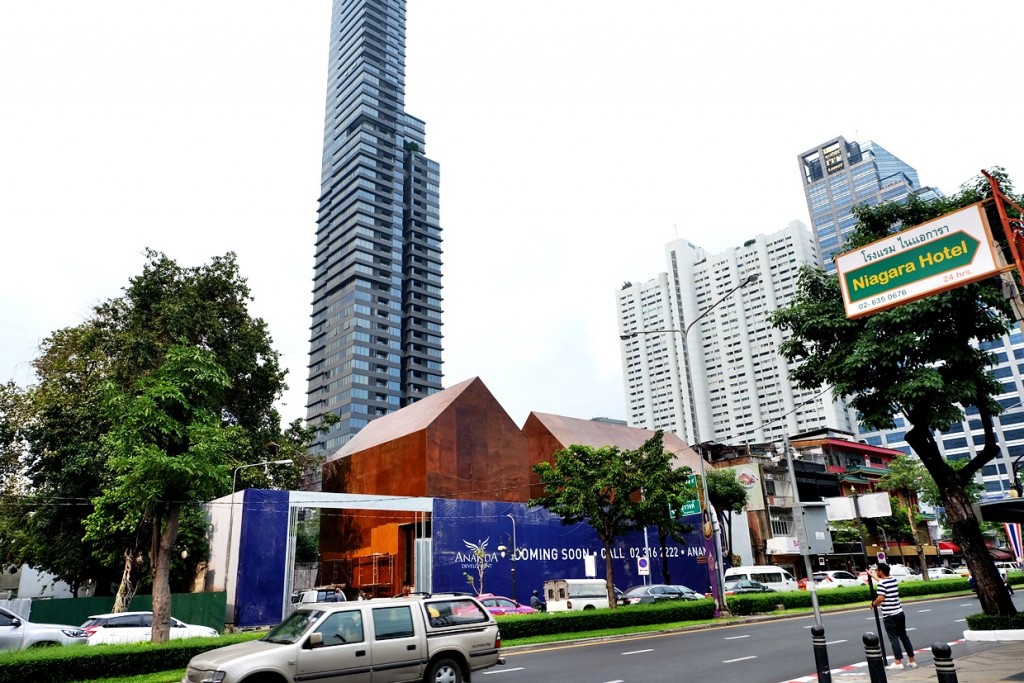 ทิศเหนือของทางโครงการจะหันไปทางตึก “M Silom”