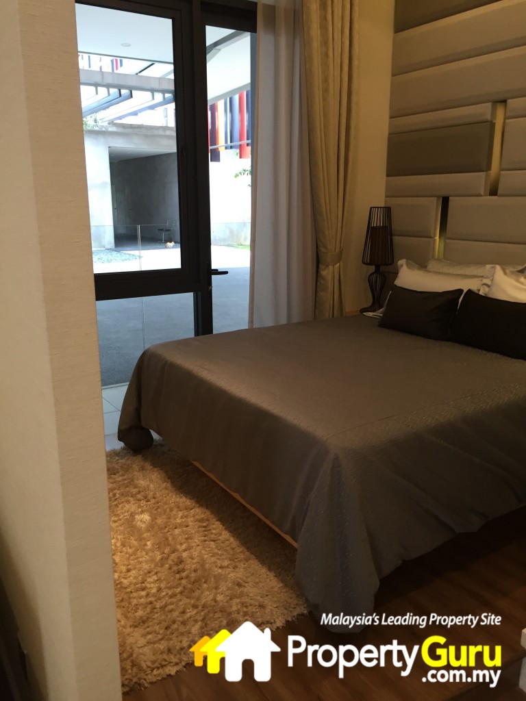 bennington sales E3IMG_2282