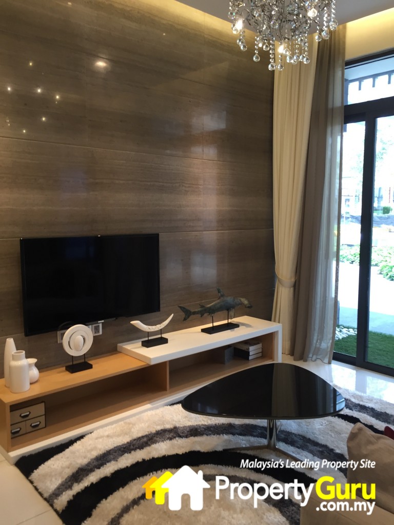 bennington sales E5IMG_2278