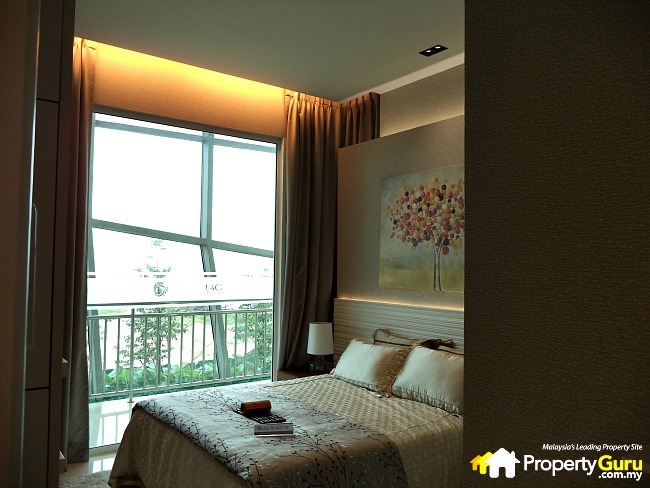 The actual master bedroom will not have a balcony but comes with a double wardrobe space on both sides of the entrance.