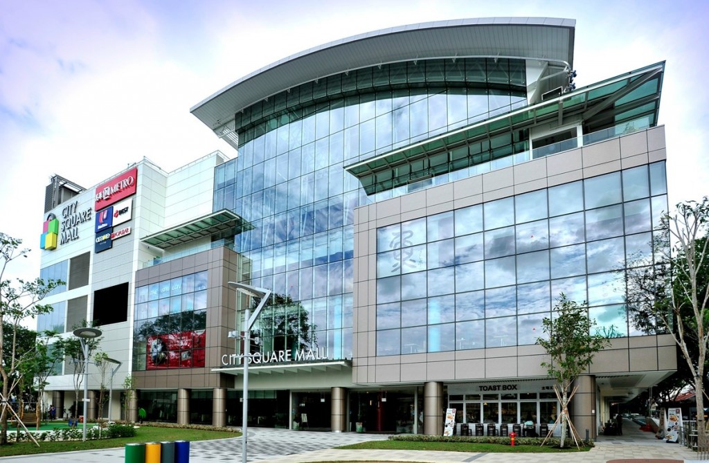 nearby, malls, shopping, amenities, entertainment