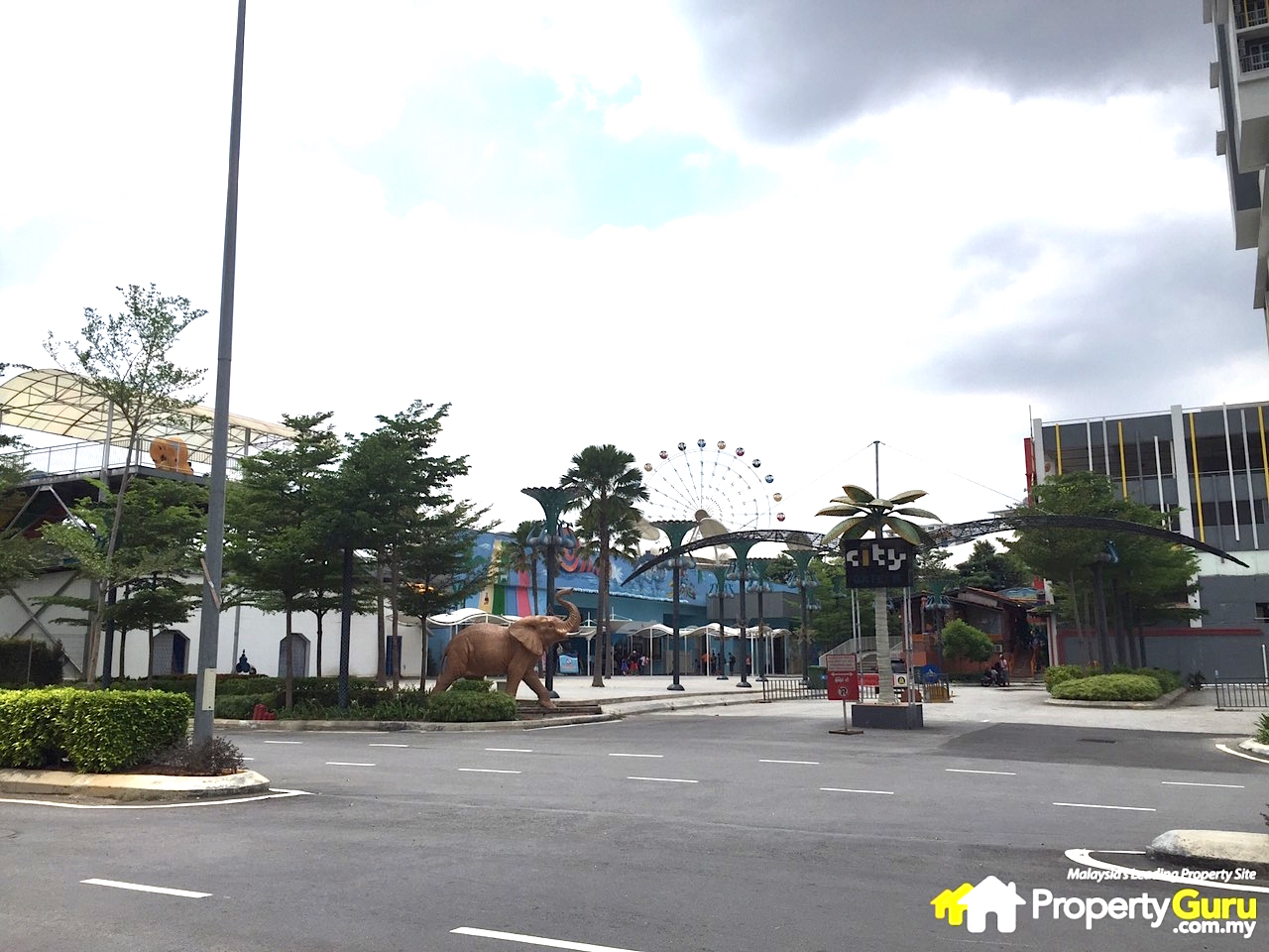 010 i-Suites - Theme Park