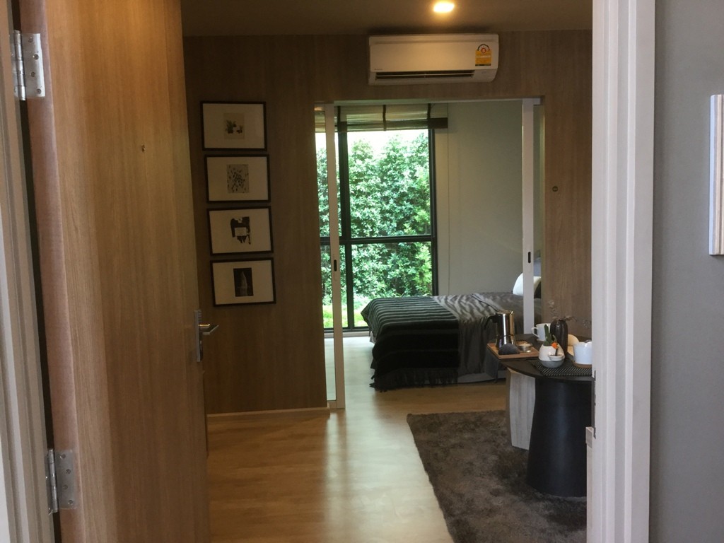 เมื่อเปิดประตูเข้ามาจะเจอกับ living room