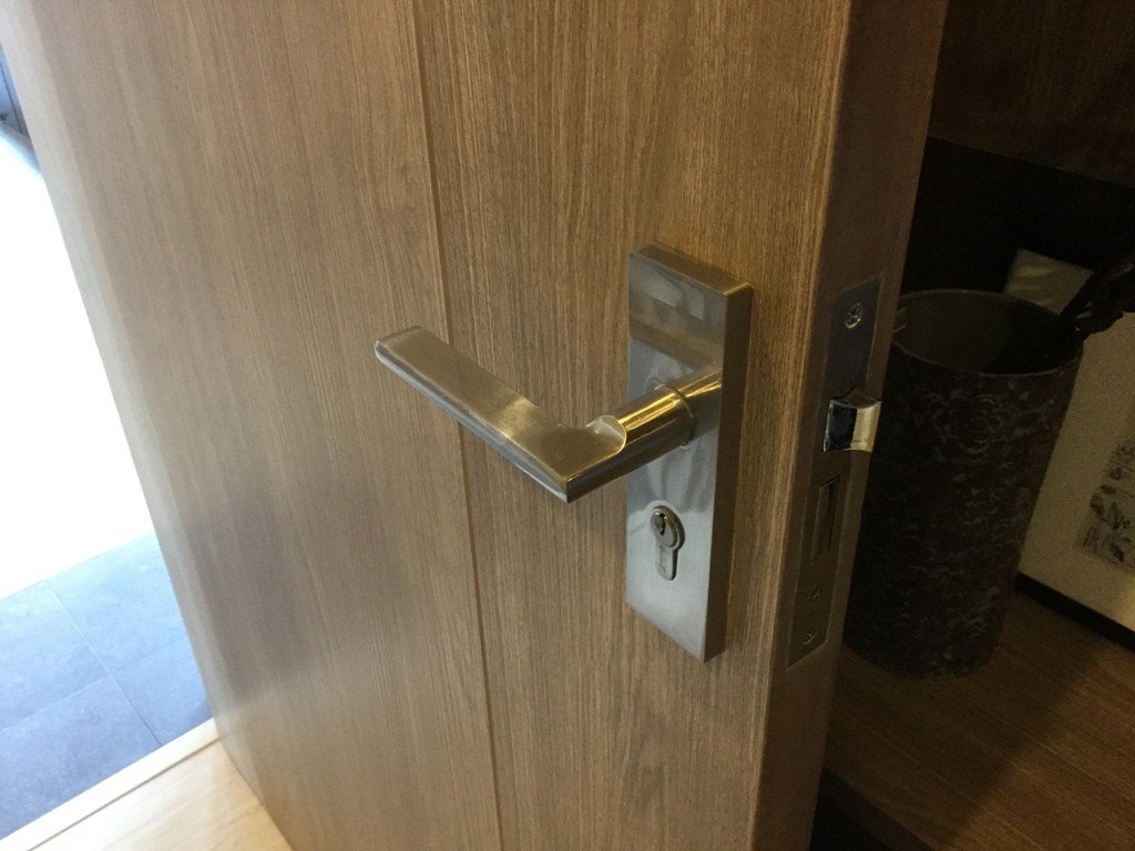 คันโยกประตู Colt