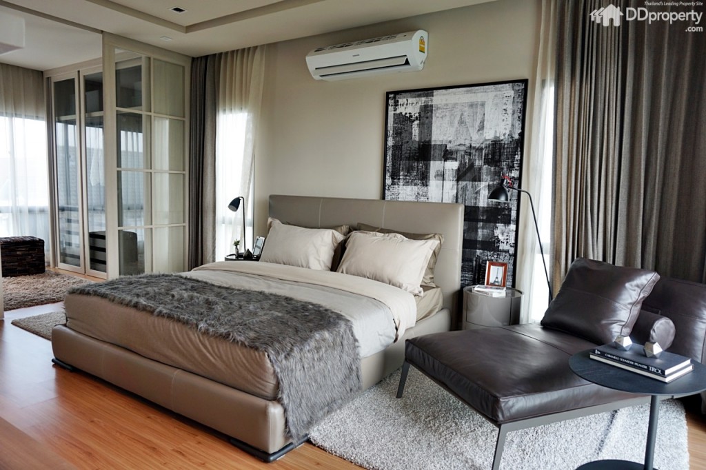 สามารถวางเตียงขนาดคิงส์ไซส์ (ุ6 ฟุต) ได้สบาย