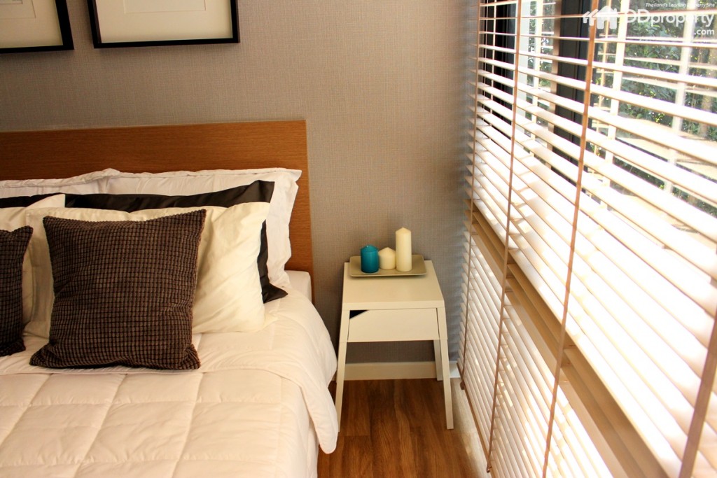 พื้นที่ว่างด้านข้างเตียง