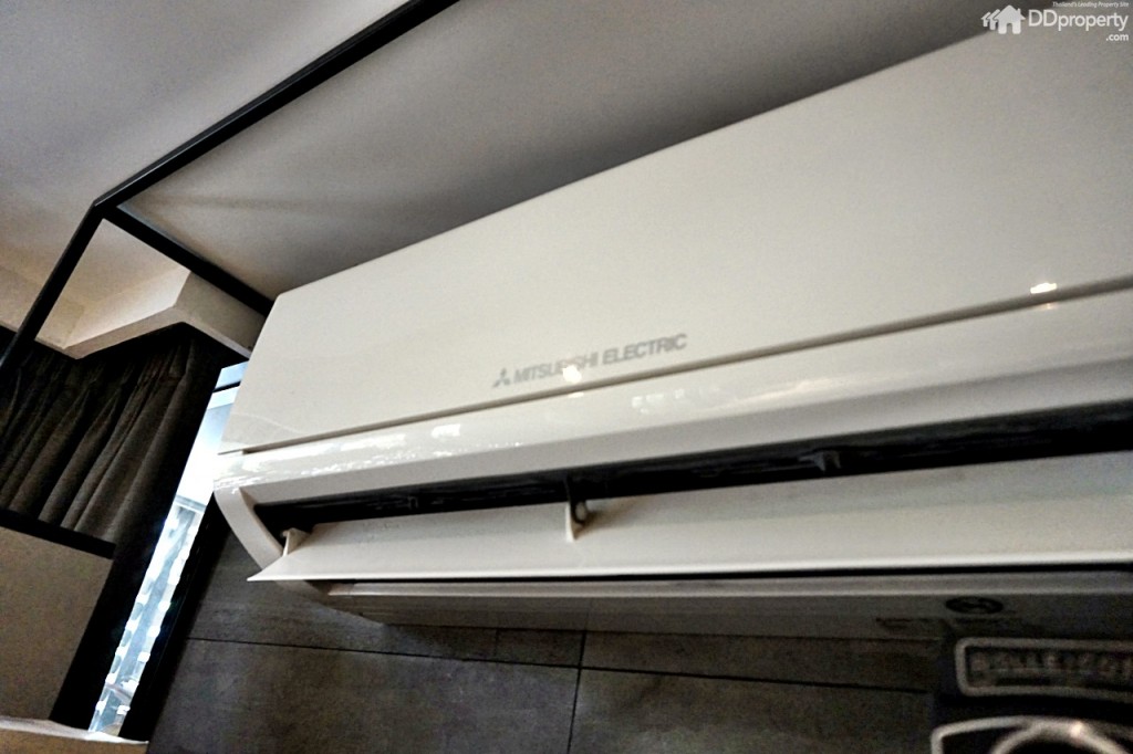 เครื่องปรับอากาศบริเวณห้องนั่งเล่น (โครงการแถม)