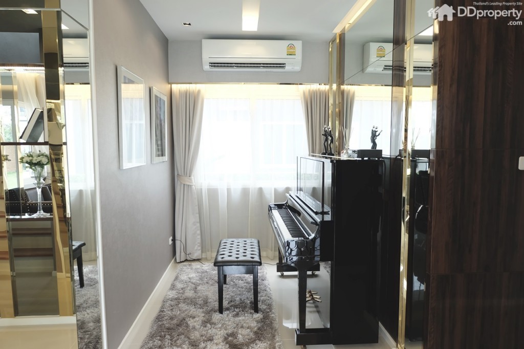 Golden Village PicDSCF1321-103