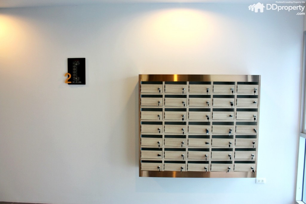 ตู้จดหมายแยกตามชั้น บริเวณทางออกลิฟท์