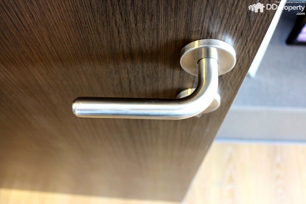 บานประตู HDF Hollow Core ปิดด้วยแผ่นลามิเนต พร้อมด้ามจับ