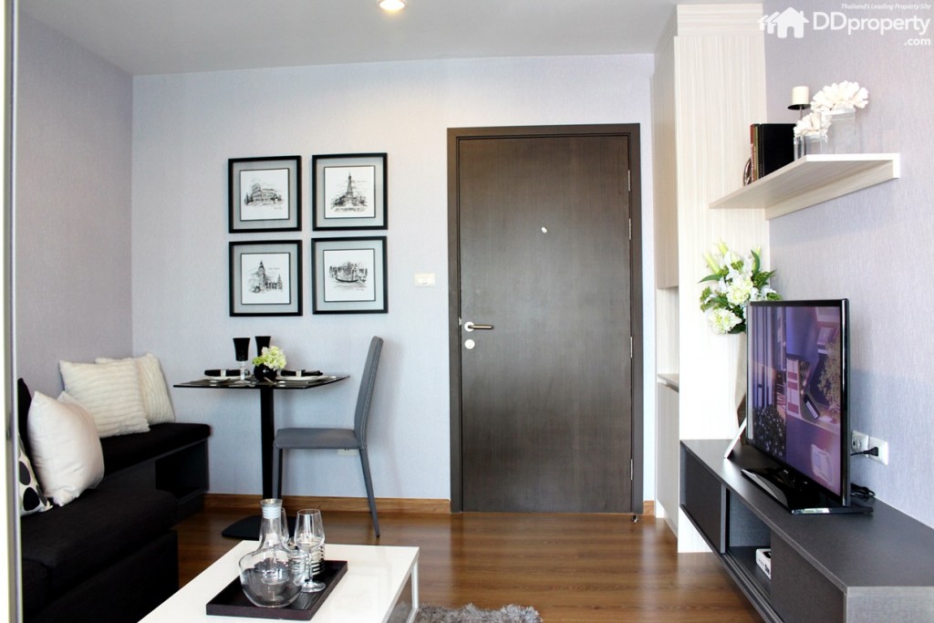 ผนังห้องก่ออิฐ และคอนกรีตฉาบเรียบทาสี