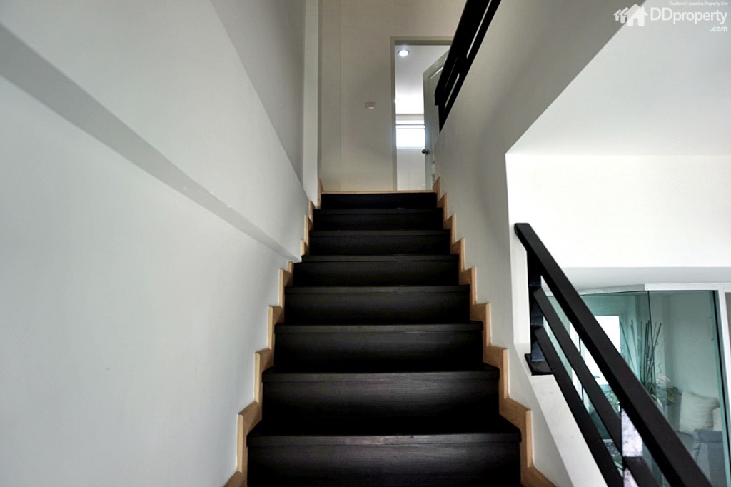 ต่อไปเป็นชั้นสองโลด