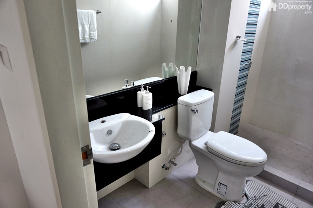 มาถึงจะจ๊ะเอ๋กับห้องน้ำ