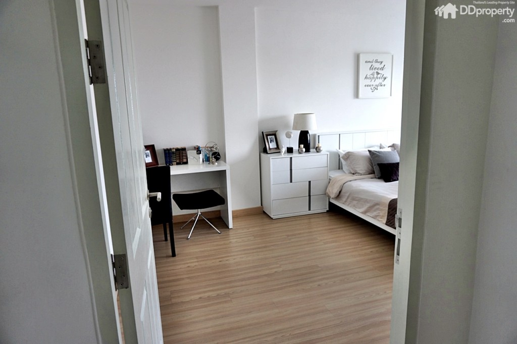 ชั้นสามเมื่อเปิดประตูเข้ามาจะเจอกับห้องนอนใหญ่