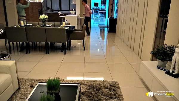 Molek Pine 4 Living Area and Main Entrance Viewpoint