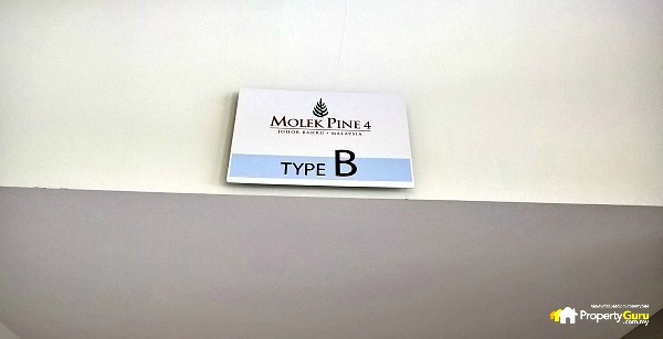 Molek Pine 4 Signage Type B