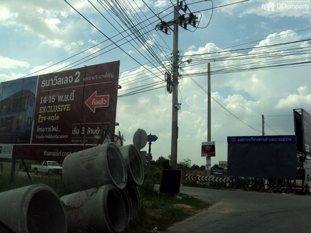 ก่อนถึงโครงการให้เลี้ยวซ้ายตามป้ายโครงการใหญ่ๆ ทางไปวัดโตนด ขับไปอีกนิดจะเจอโครงการอยู่ทางขวามือ 