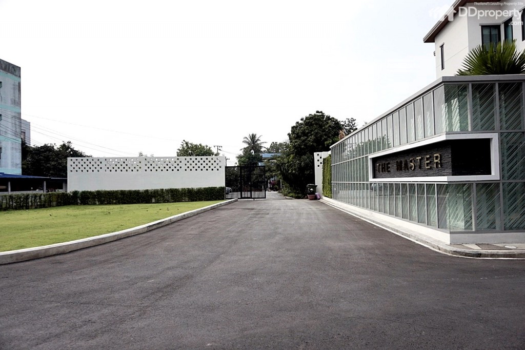 The Master_Exterior2.1The Master PicDSC03462-270-003