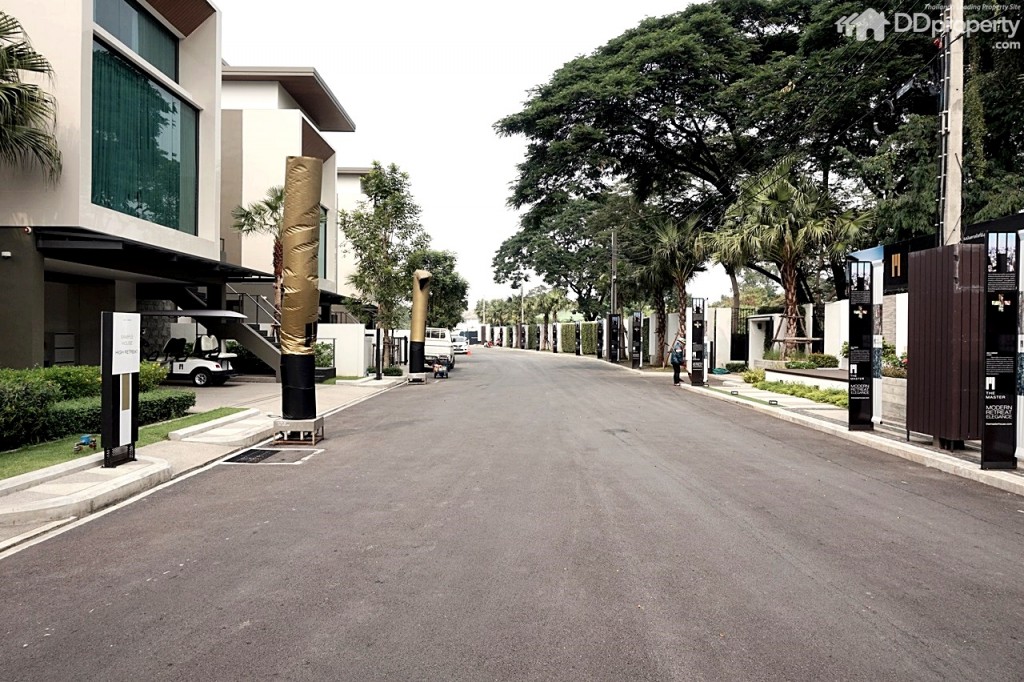 The Master_Exterior4 The Master PicDSC03254-064-006