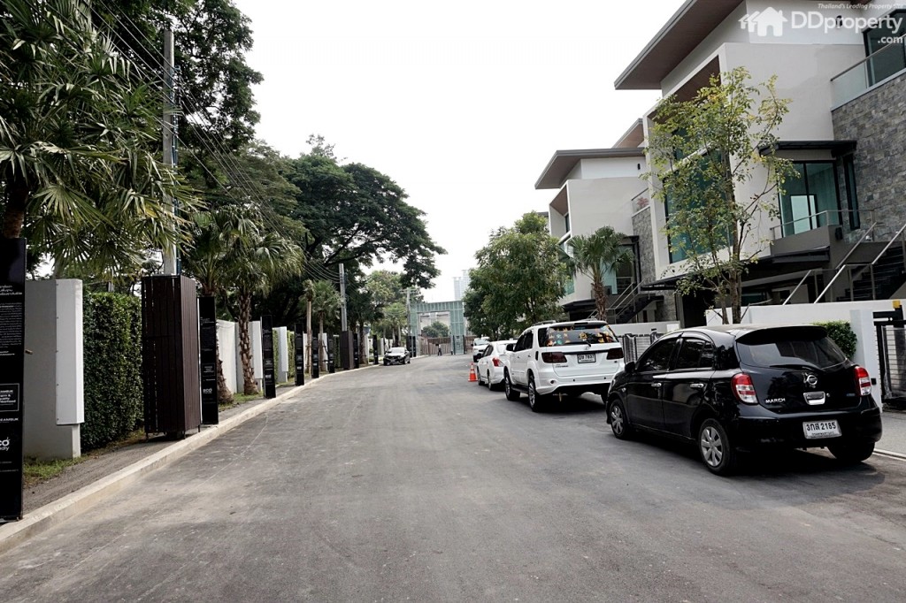 The Master_Exterior6 The Master PicDSC03430-239-008