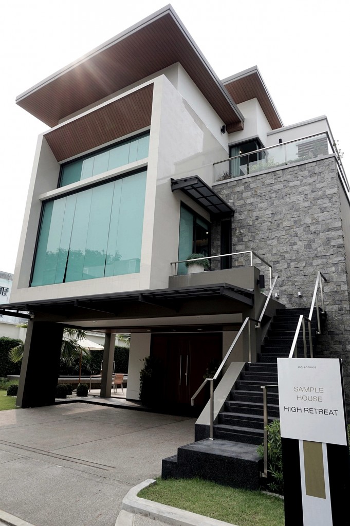 The Master_Interior1 The Master PicDSC03426-235-001