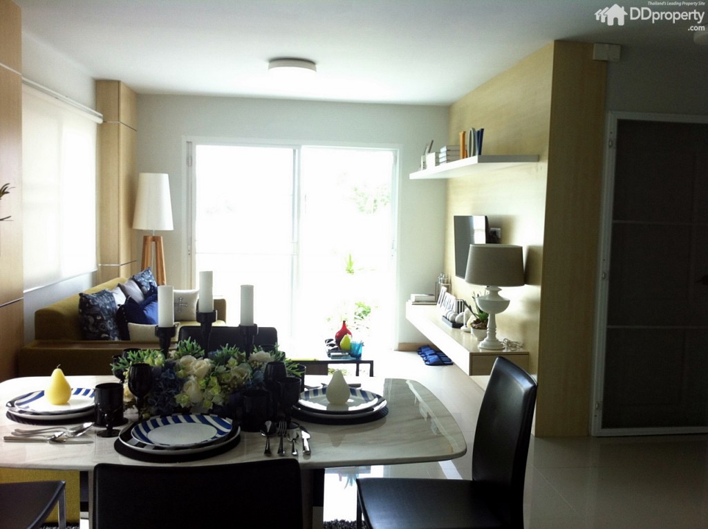 เลย์เอาท์ของบ้านเมื่อมองจากด้านหลังไปยังหน้าบ้าน