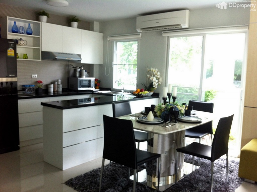 บริเวณครัวและโต๊ทานอาหาร