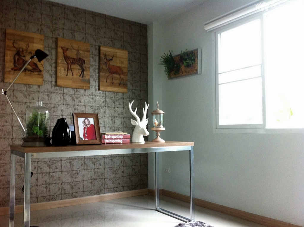 ห้องอเนกประสงค์บริเวณชั้นล่างจะปรับเป็นห้องทำงานหรือห้องนอนสำหรับผู้สูงอายุหรือแม้แต่ห้องดูหนังฟังเพลง ห้องสมุดหรือห้องซ้อมดนตรีก็ได้