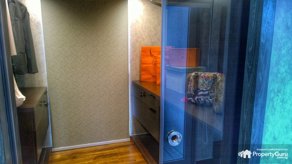 Walk-in closet