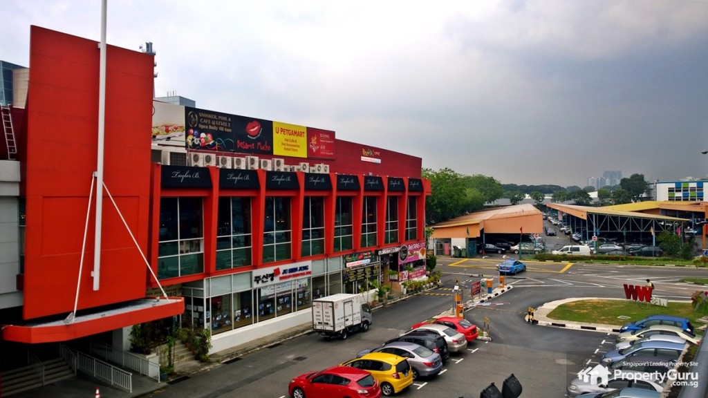 Westcoast Highway and car mart