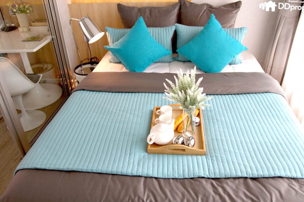 เตียงขนาด 5 ฟุตที่ทางโครงการเลือกใช้ไม่แถมที่นอน