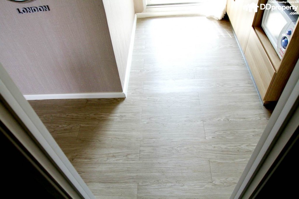 พื้นที่ทางเดินห้องครัวกว้างประมาณ 1 เมตร