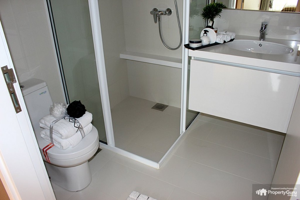 Photo of 3-room common bathroom