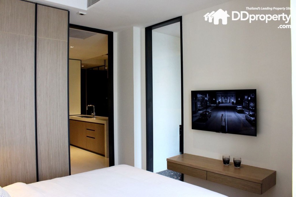 มุมมองด้านปลายเตียง