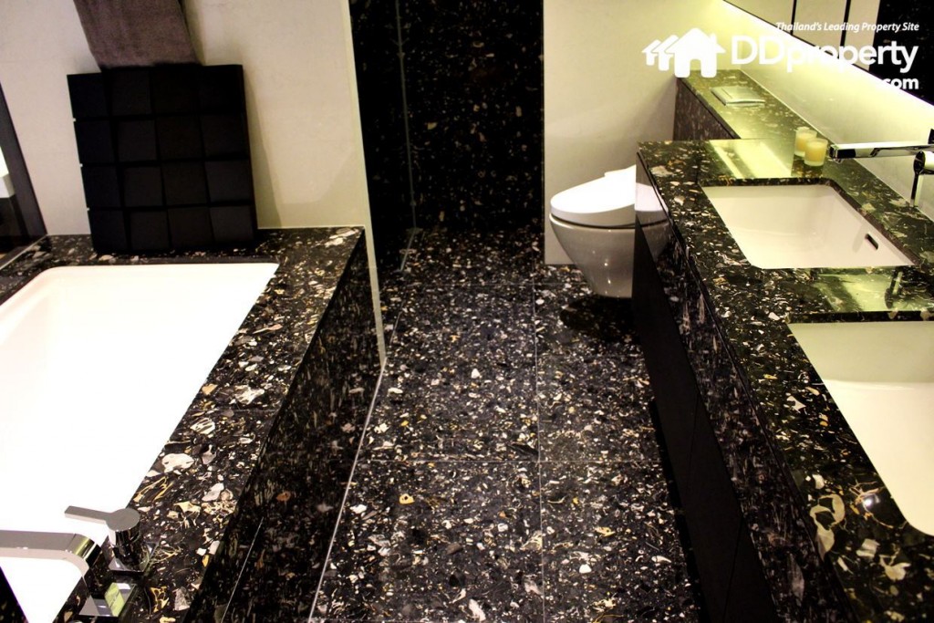 พื้นที่ภายในห้องน้ำ