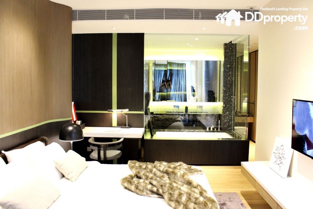 มุมมองจากระเบียงไปยัง Sexy Bath ภายในห้องนอน