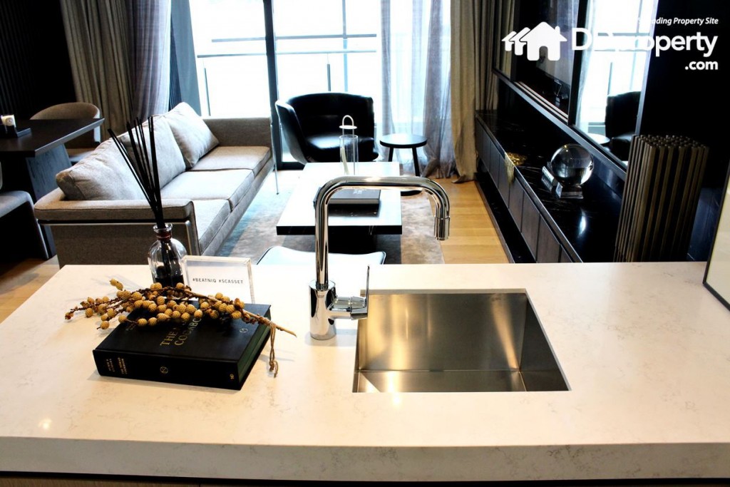 แพนทรีทำจากหินอ่อนเพื่อความหรูหรา