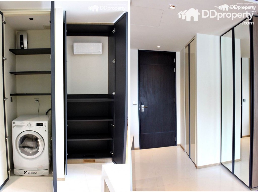 พื้นที่ด้านซ้ายทางเข้าเป็นตู้และที่เก็บของ