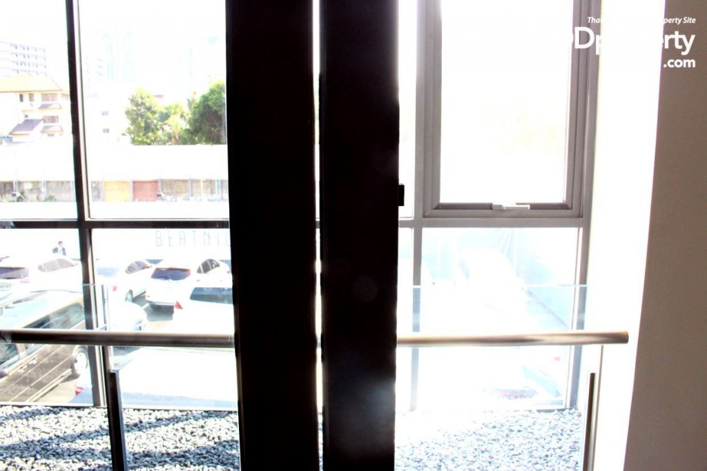 กระจกตัดแสงระดับพรีเมี่ยม