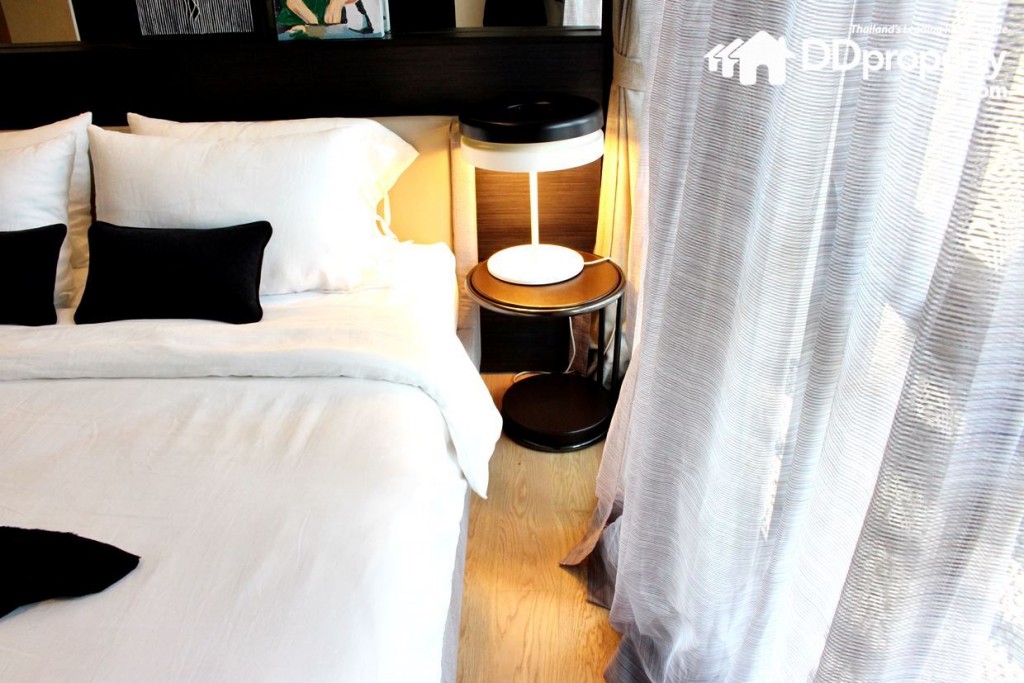 พื้นที่ว่างด้านข้างเตียง