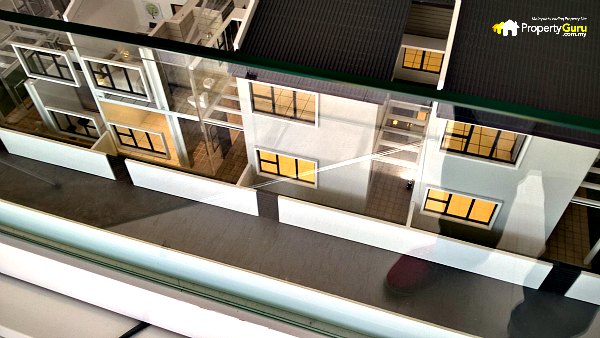 Glenmarie 032 22x75 rearview