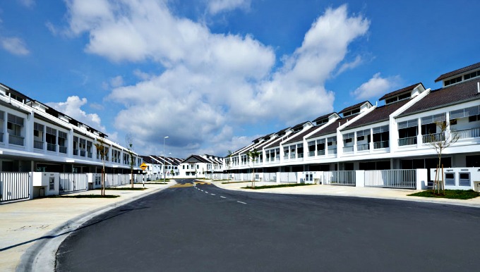 Actual Photo of Perennia . Observe the wide roads of about 50ft between neighbours across