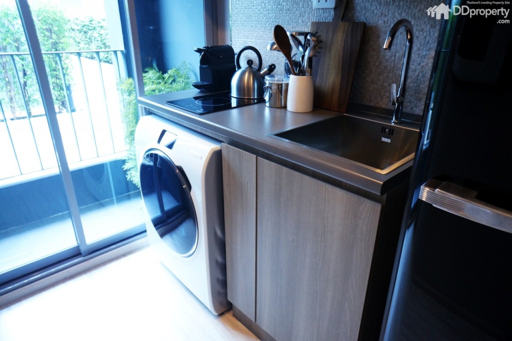 ทางโครงการแถมตู้ built-in,  hood ดูดควัน, เตาไฟฟ้า และซิ้งค์  