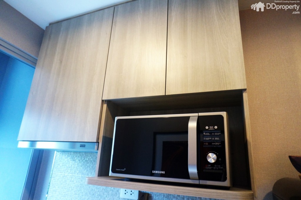 รวมถึง built-in ตู้เปิดข้างบนโครงการก็แถม ยกเว้นเตาไมโครเวฟ