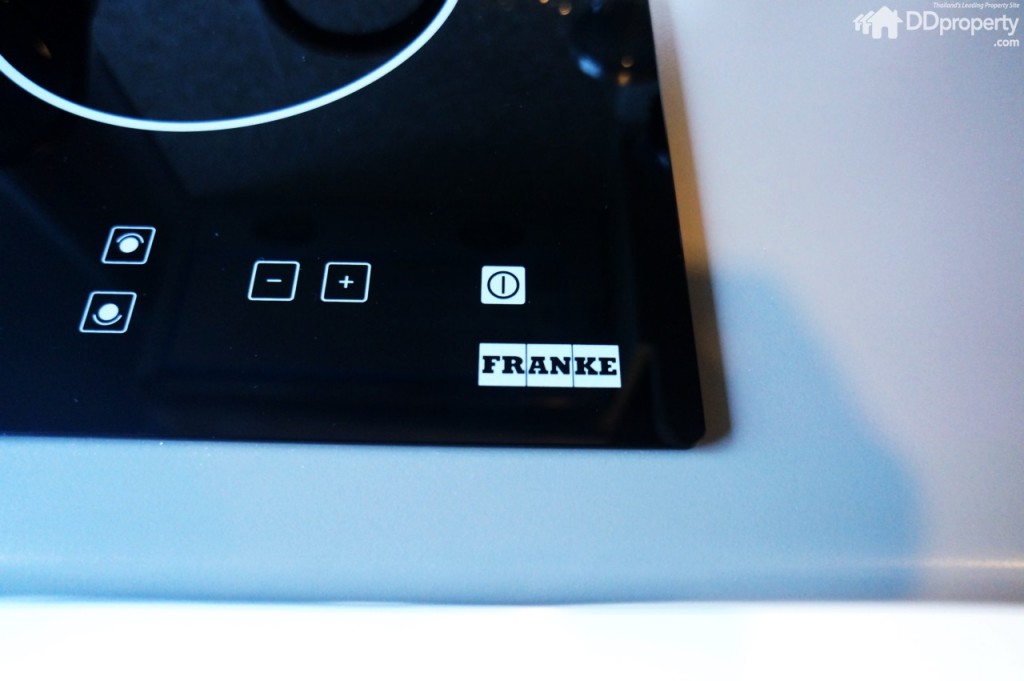 เตาไฟฟ้าแบรนด์ Franke ก็แถมเช่นกัน
