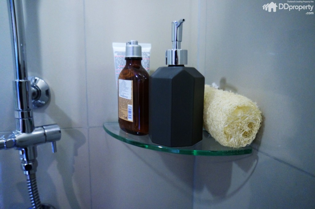 ชั้นวางที่ถูกติดตั้งมาให้